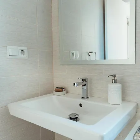 2bdr Penthouse, Naranjos, W/pool, 2km P.banus Appartement