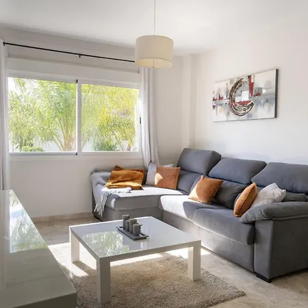 2bdr Penthouse, Naranjos, W/pool, 2km P.banus ماربيا