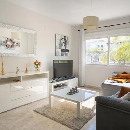 شقة 2bdr Penthouse, Naranjos, W/pool, 2km P.banus *