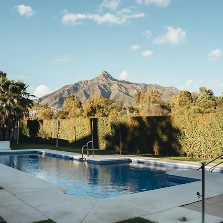 2bdr Penthouse, Naranjos, W/pool, 2km P.banus ماربيا